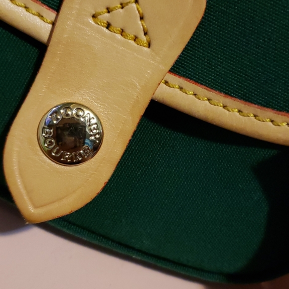 Dooney &Bourke wristlet - Picture 4 of 7